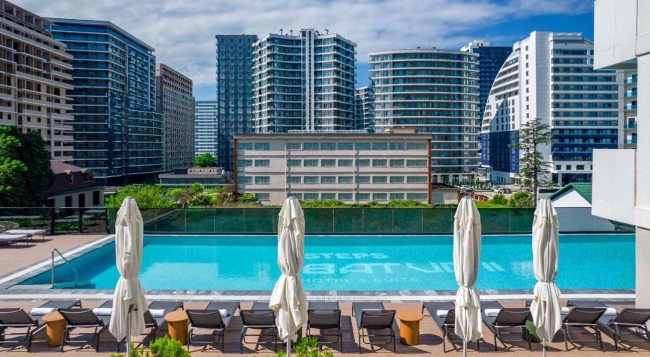 Nova Luxe Hotel & Residences Batumi Exterior photo