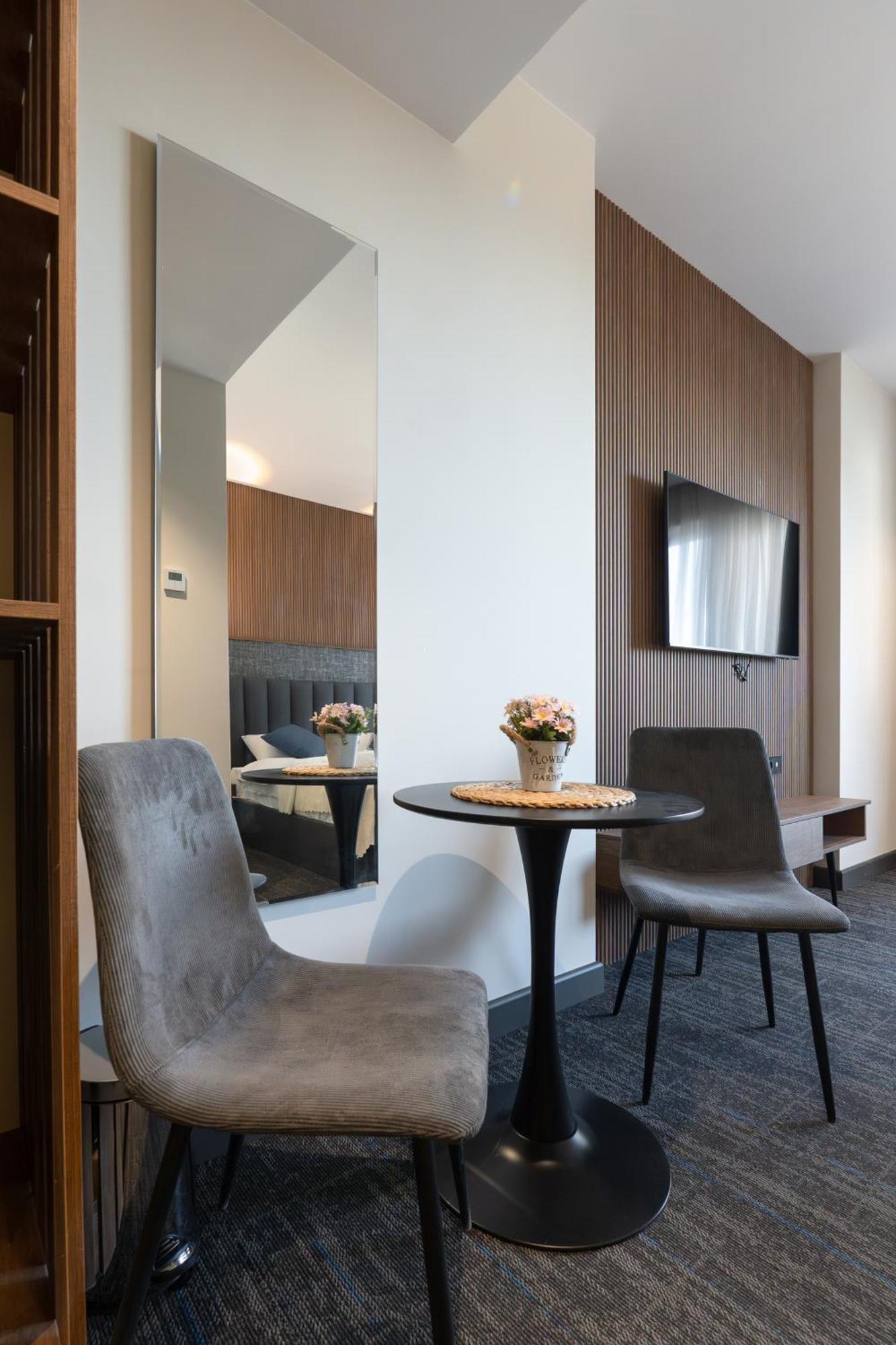 Nova Luxe Hotel & Residences Batumi Exterior photo