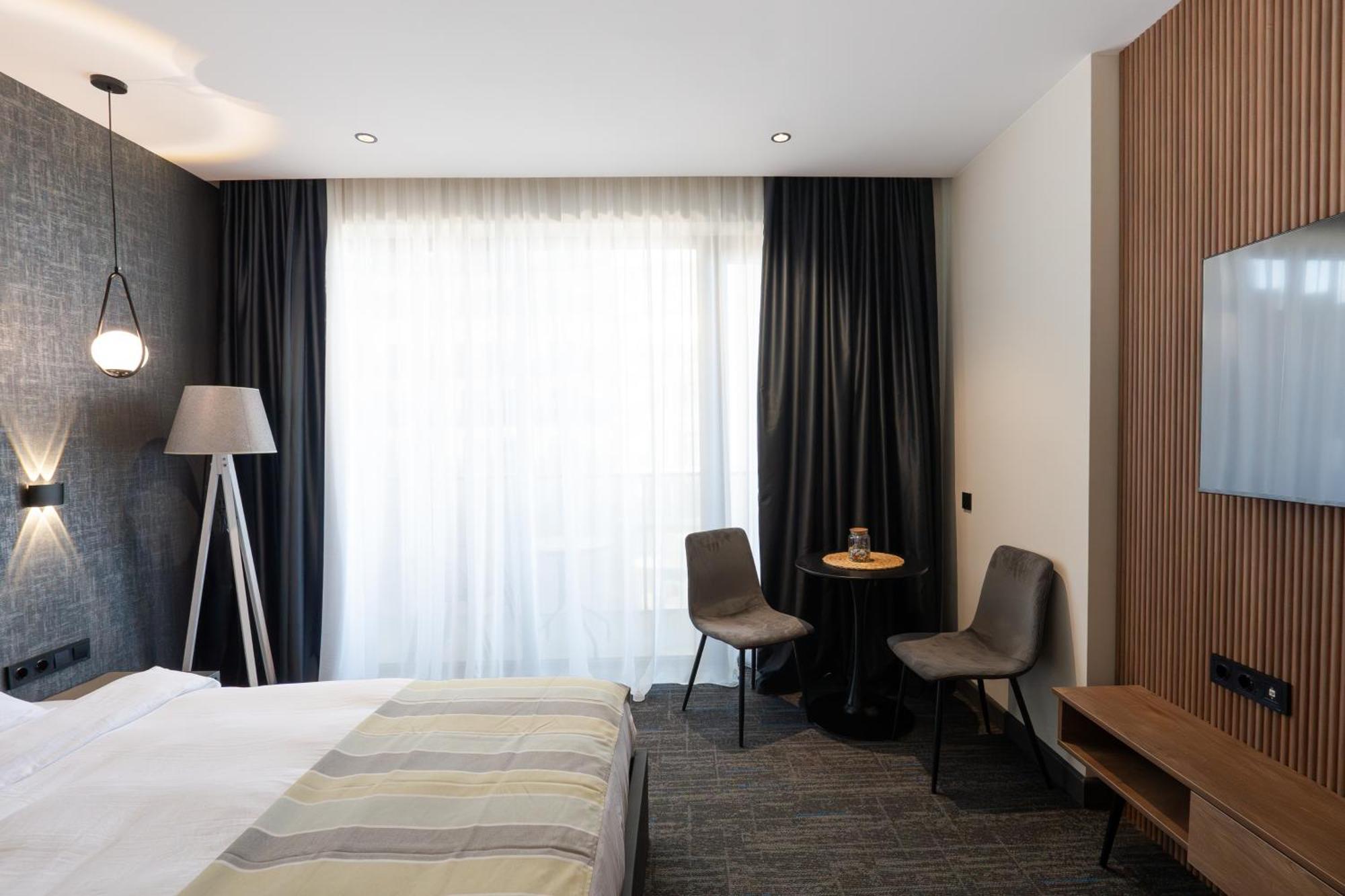 Nova Luxe Hotel & Residences Batumi Exterior photo