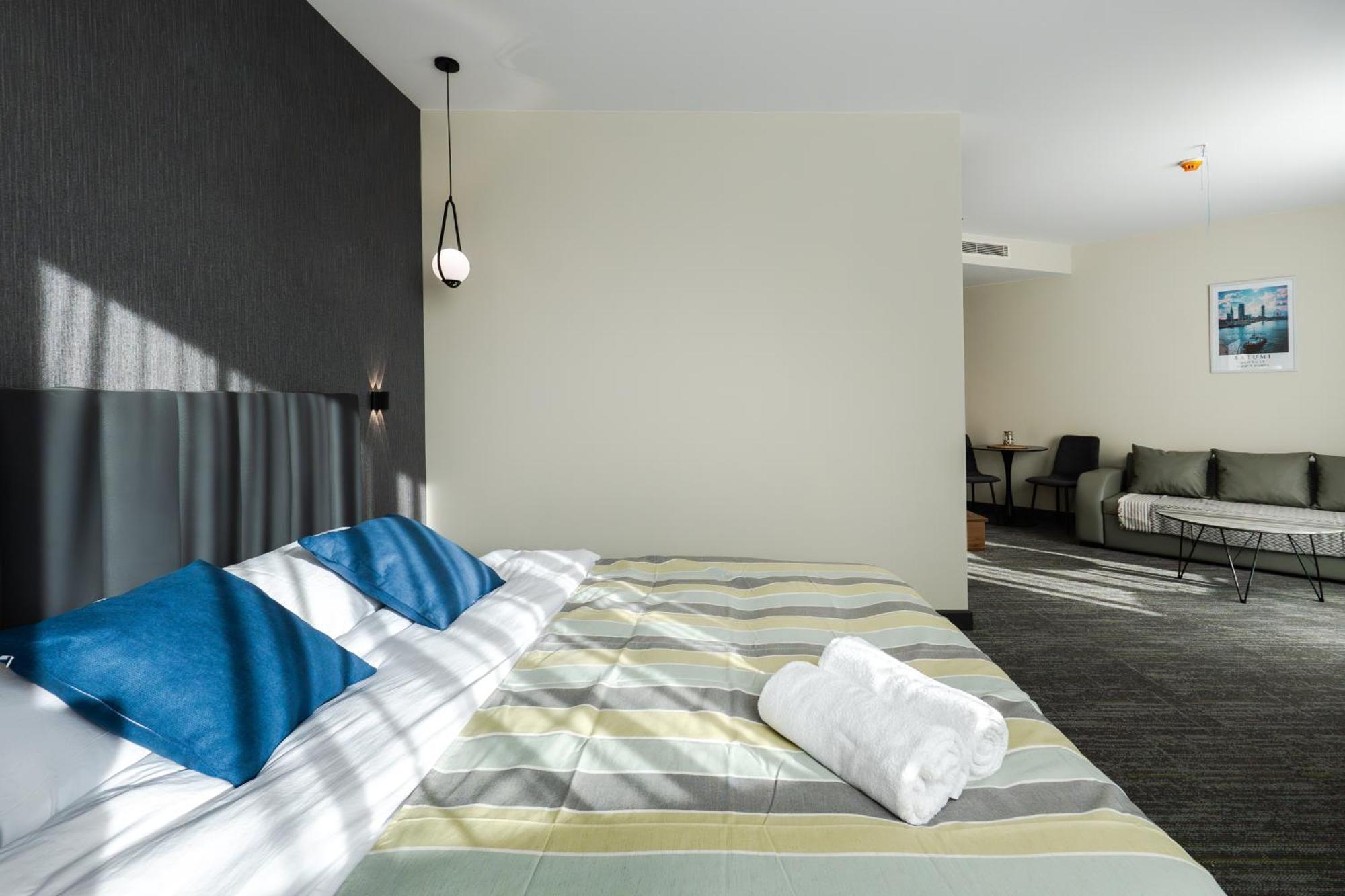 Nova Luxe Hotel & Residences Batumi Exterior photo