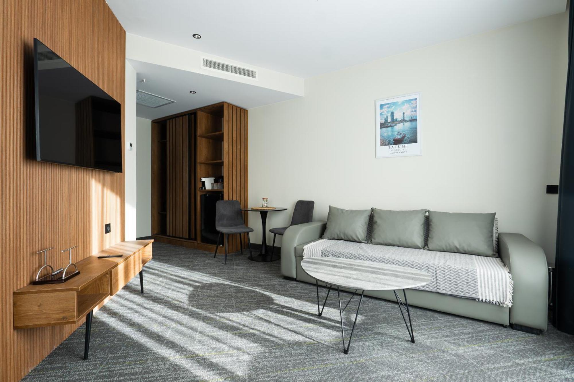 Nova Luxe Hotel & Residences Batumi Exterior photo