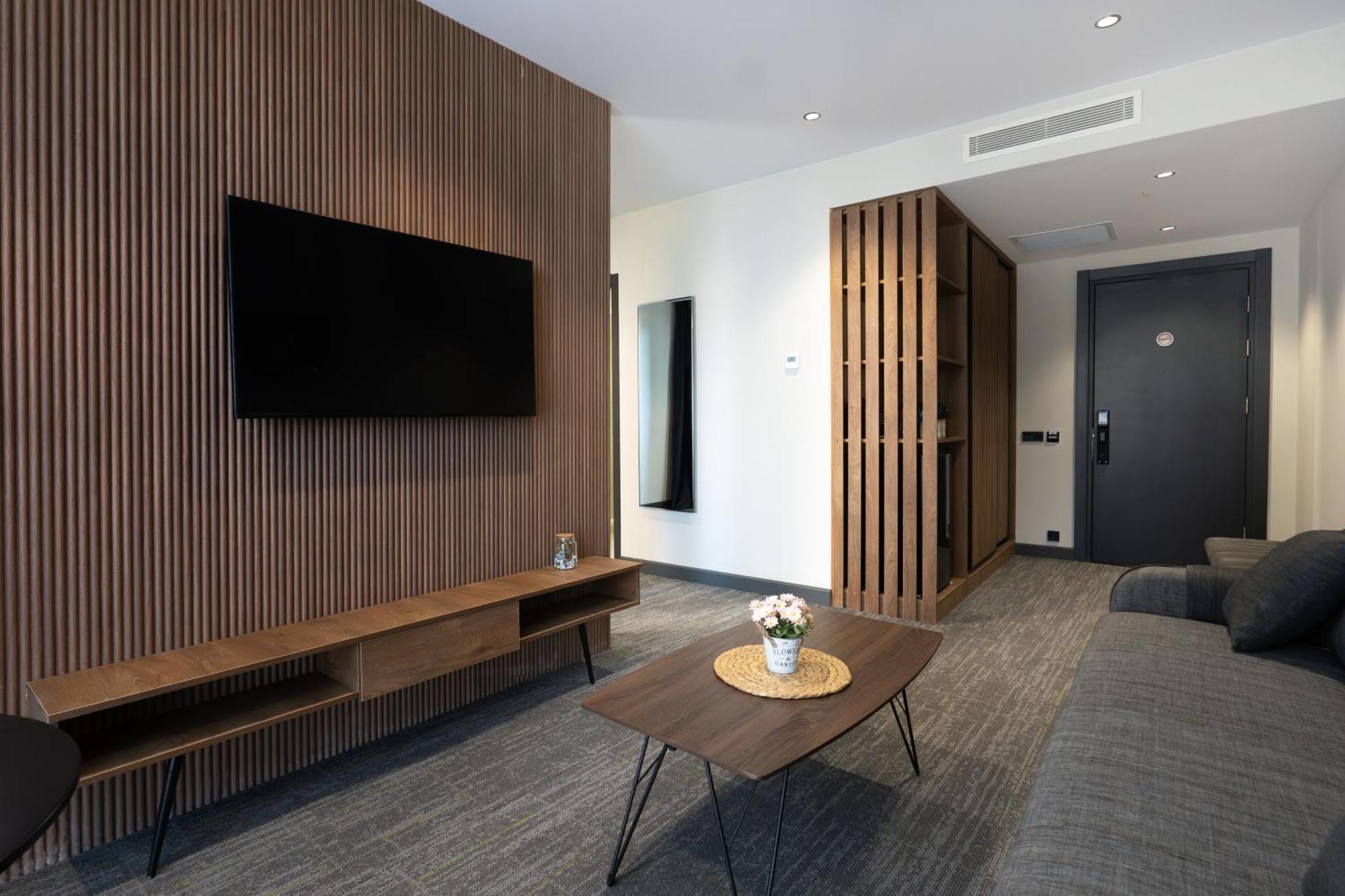 Nova Luxe Hotel & Residences Batumi Exterior photo